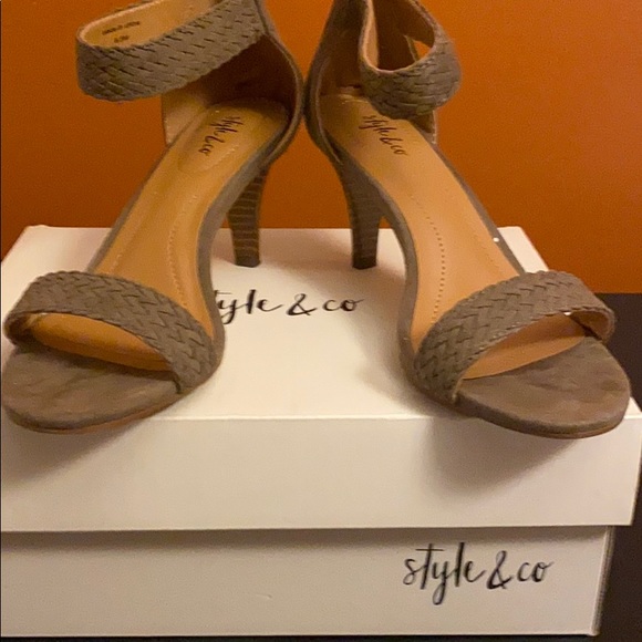 Style & Co. - Picture 3 of 3